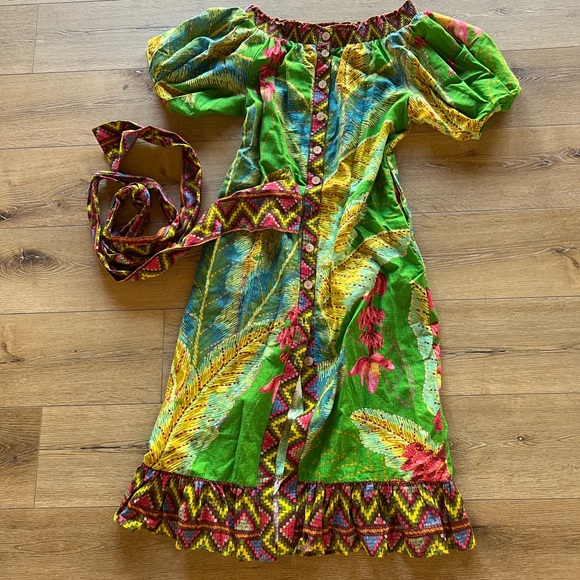 Farm Rio Banana Leaves Off Shoulder Midi
Dress Small - Picture 4 of 6